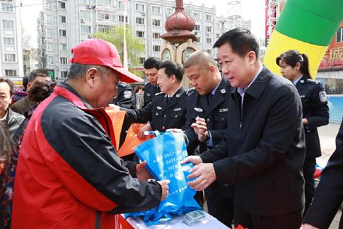 黑龙江省市禁毒办联合开展《黑龙江省禁毒条例》颁布实施宣传活动